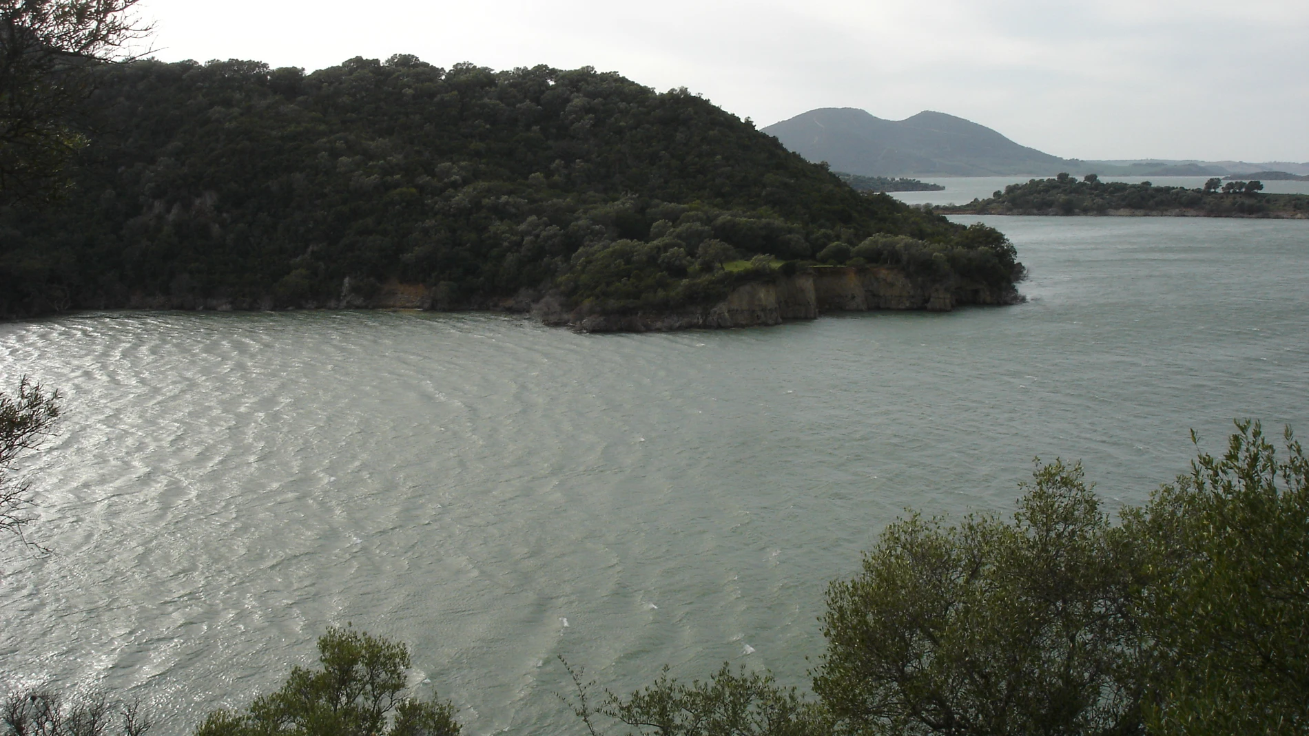 (Foto de ARCHIVO) Embalse del Guadalcacín en la Sierra de Cádiz EUROPA PRESS 03/02/2011