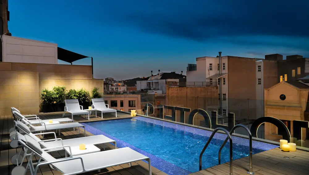 Piscina H10 Art Gallery