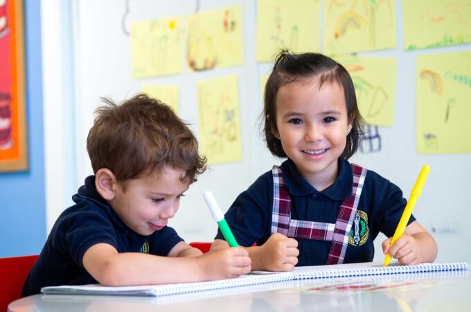Como Colegio del Mundo IB, aplica el Programa de la Escuela Primaria desde los primeros años, fomentando el pensamiento crítico, la indagación y los valores.