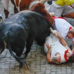 Los peligrosos Cebada Gago protagonizan el segundo encierro de los Sanfermines