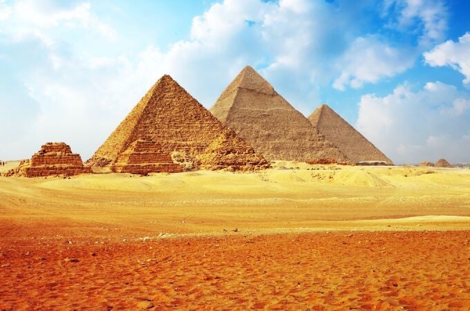 Ni látigos ni cadenas: así se construyeron las pirámides de Egipto