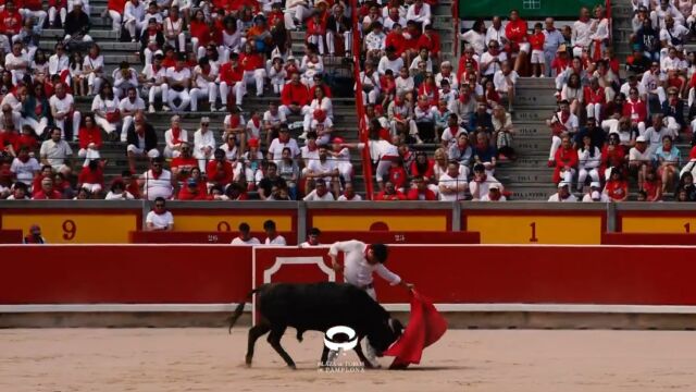 El torero que enseña por la mañana y emociona por la tarde