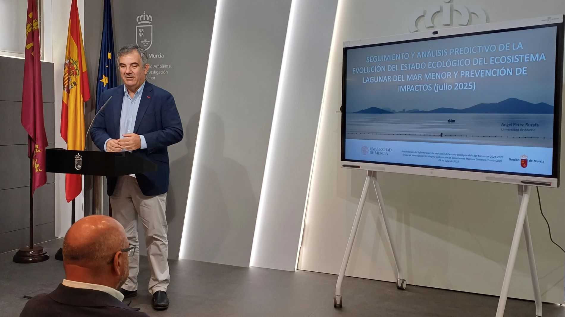 El consejero Vázquez durante la presentación del estudio