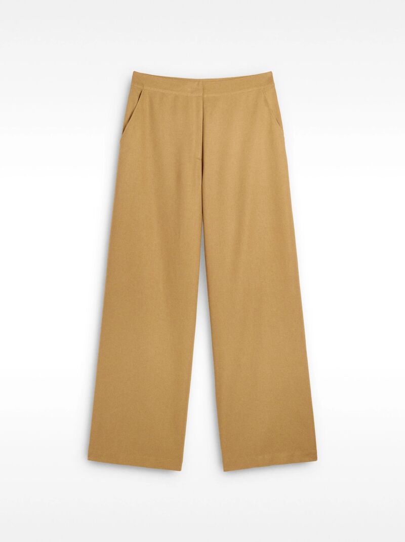 Pantalón recto con lino.