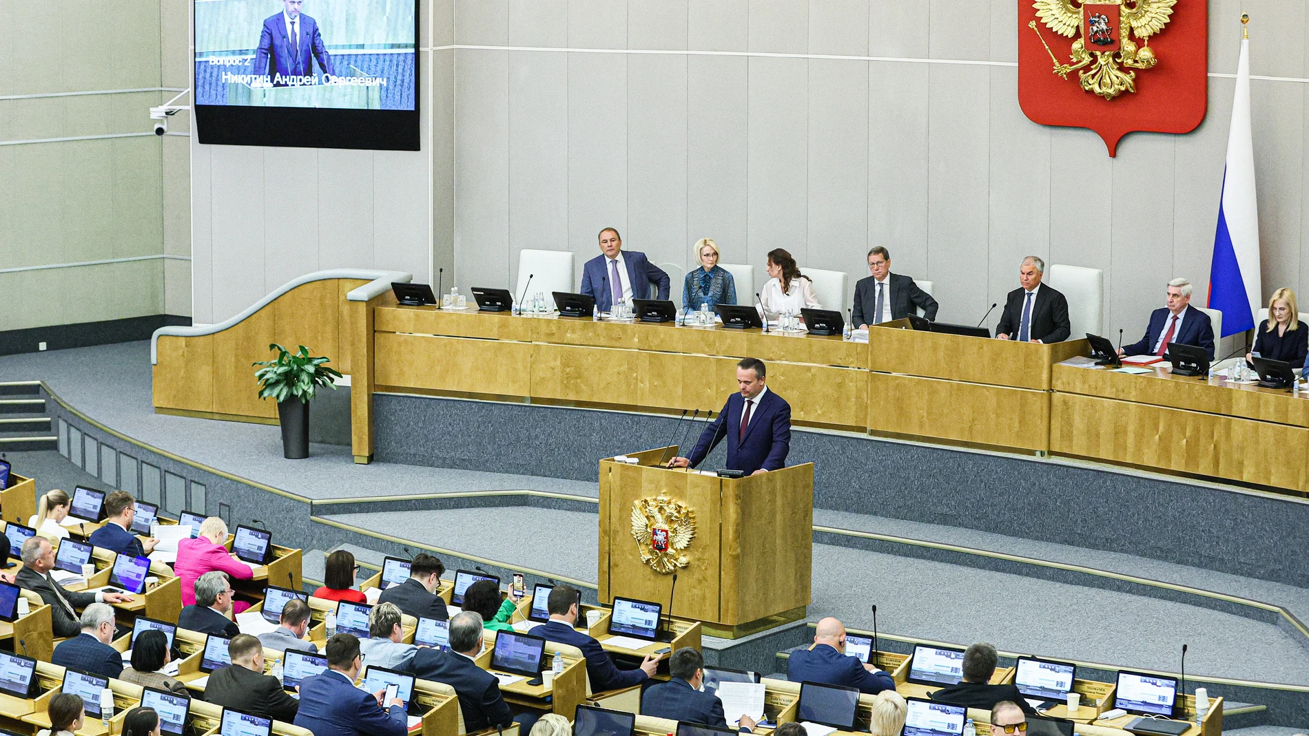08 July 2025, Russia, Moskau: Russia's acting Transport Minister Andrei Nikitin (C) addresses a plenary meeting of the Russian State Duma. Photo: Sergei Bulkin/TASS via ZUMA Press/dpa Sergei Bulkin/TASS via ZUMA Pres / DPA 08/07/2025 ONLY FOR USE IN SPAIN