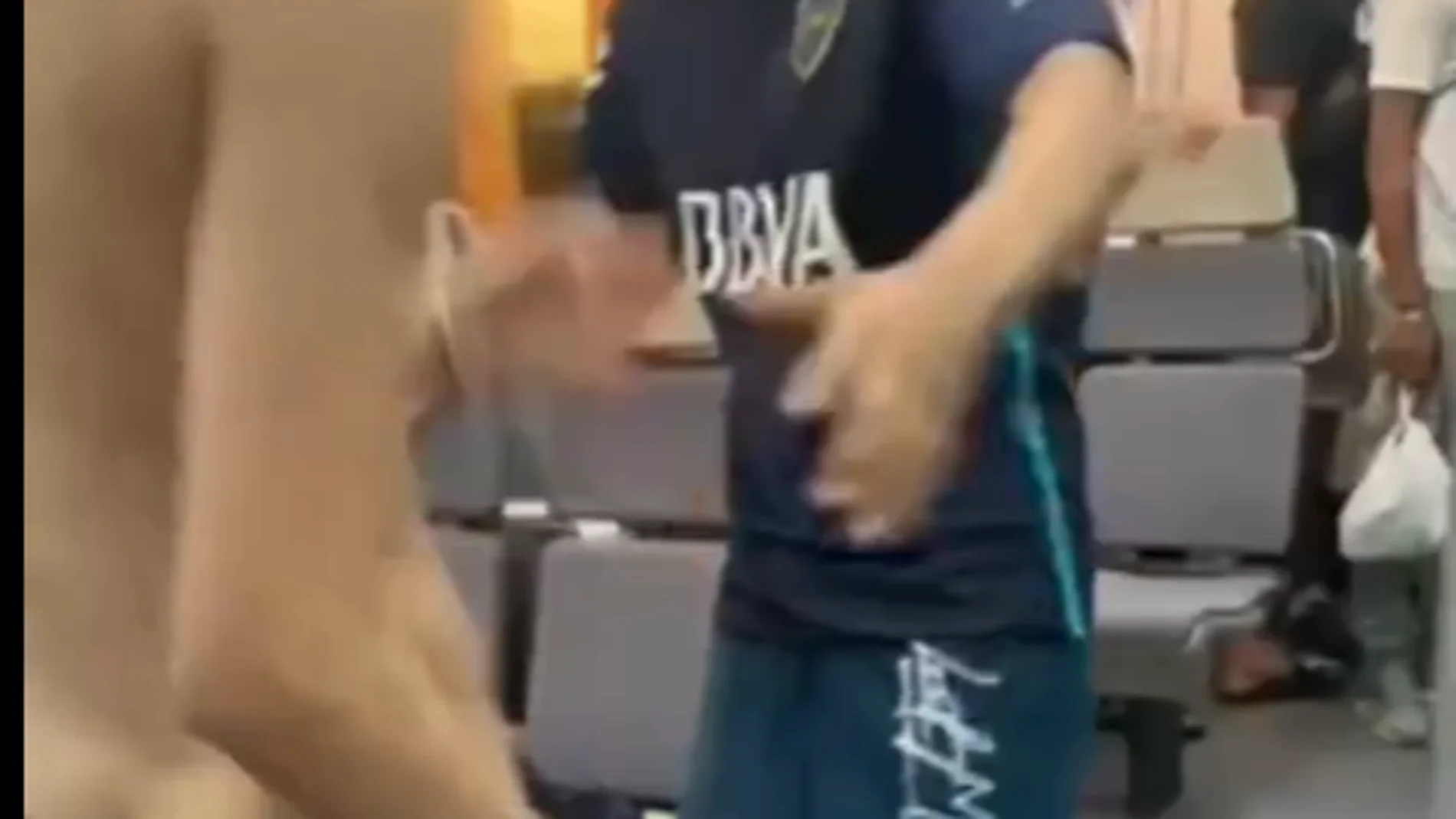 Vídeo: brutal pelea entre menores inmigrantes en un vagón de Rodalies de Cataluña