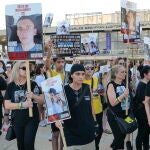 March calling for release of remaining hostages, in Tel Aviv
