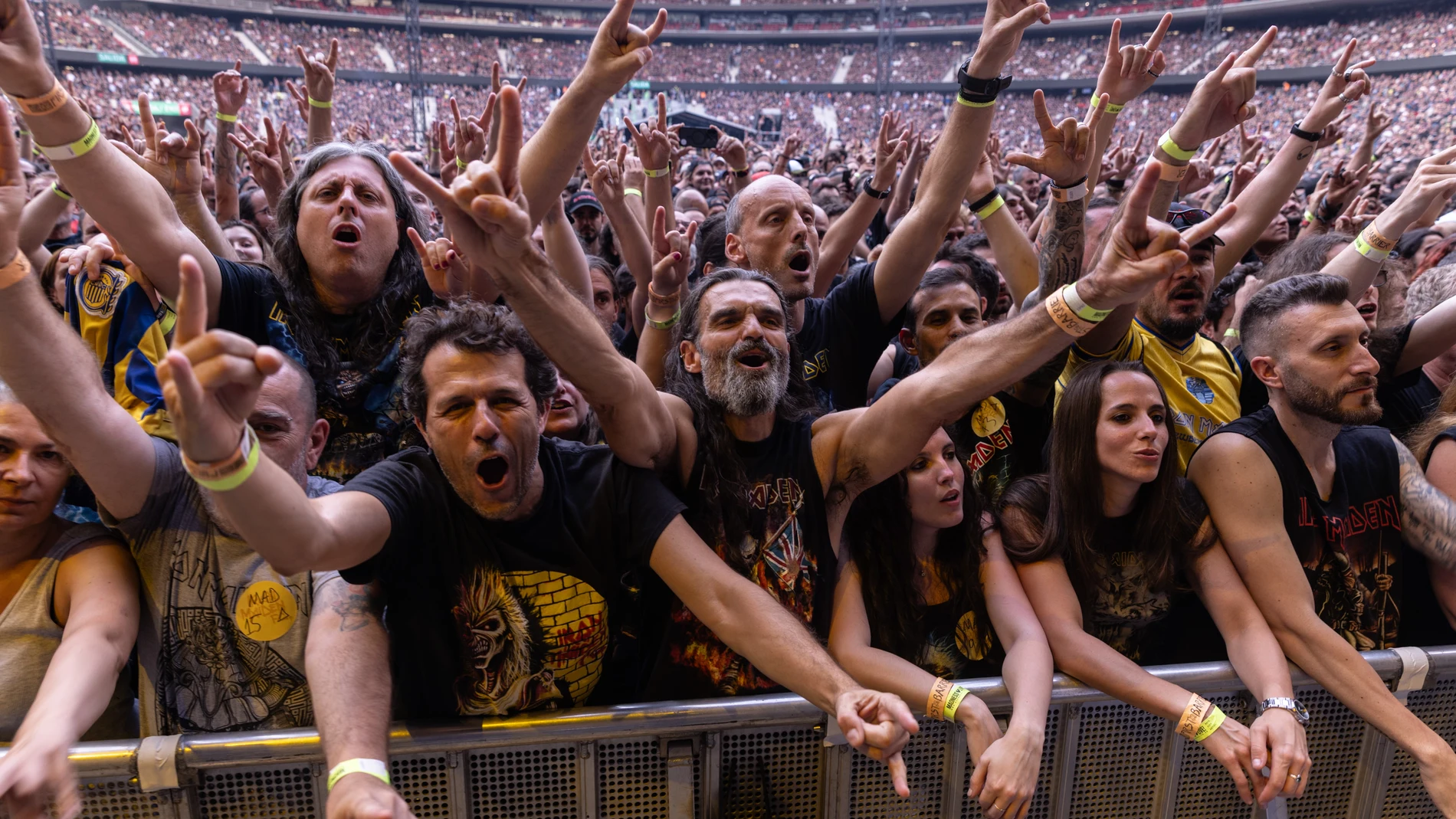 Público asiste al concierto de Iron Maiden el pñasado sábado en el Estadio Metropolitano