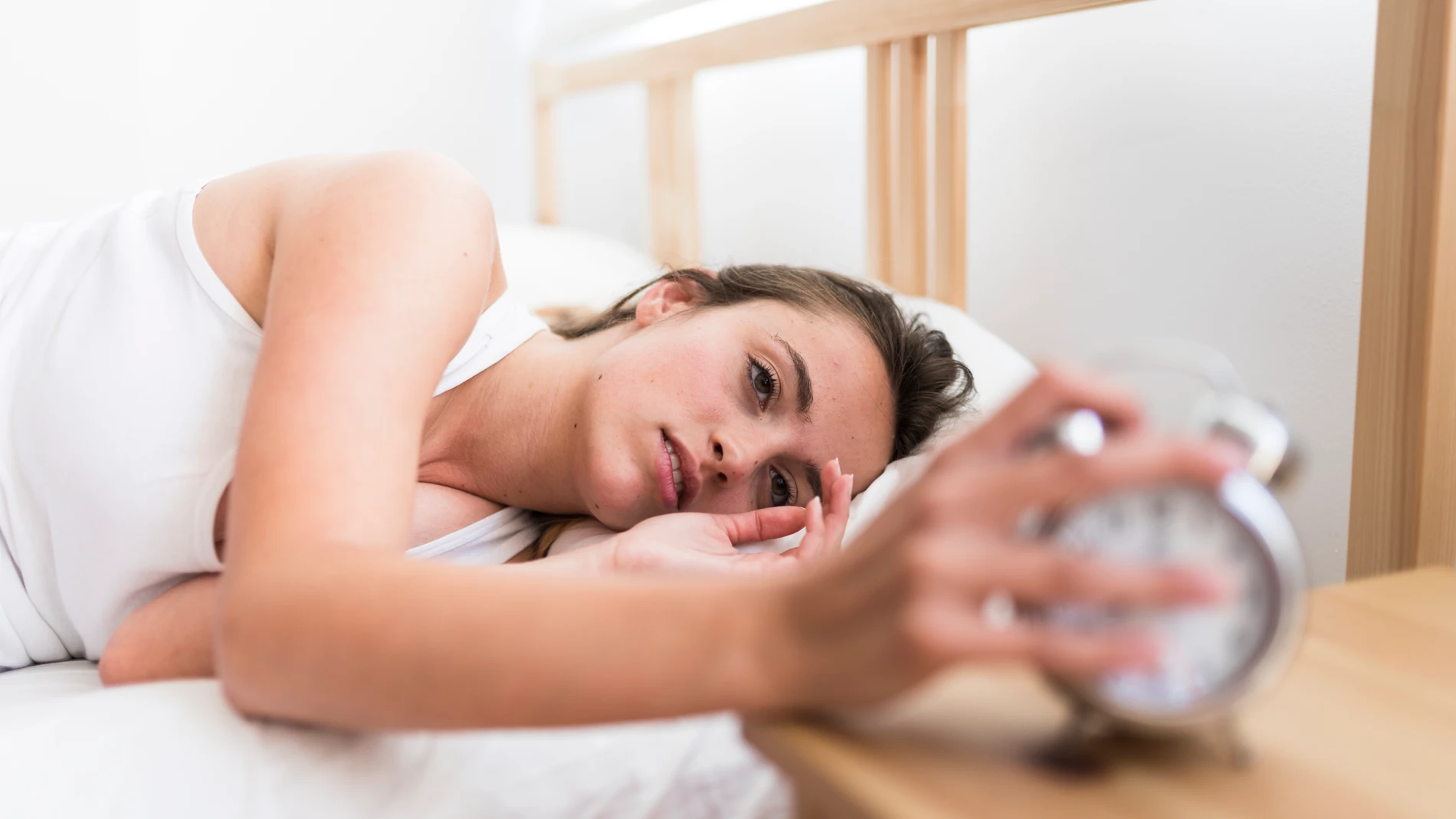 ¿Por qué nos sentimos más cansados en verano? Un enfermero lo explica