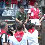 ¿Por qué, antes del enceirro, todos quieren tocar la mano de Miguel Reta en Mercaderes?