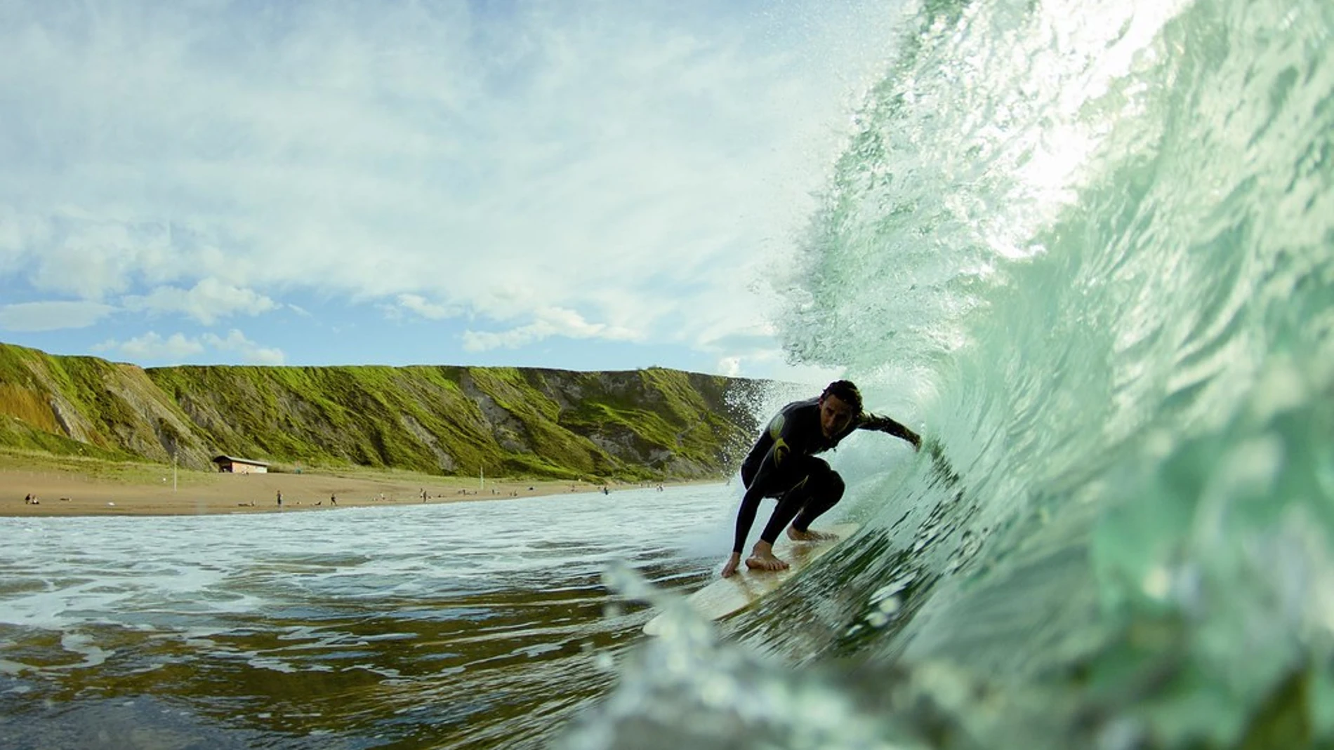 Surf en la Playa de Barinatxe / La salvaje