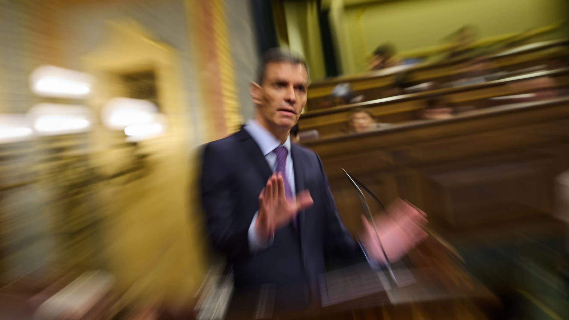 Comparecencia, a petición propia, del Presidente del Gobierno Pedro Sánchez ante el Pleno del Congreso de los Diputados al objeto de informar sobre los presuntos casos de corrupción que afectan a su partido. Comparece además, Yolanda Díaz, María Jesús Montero Cuadrado, Felix Bolaños, por el PP, Alberto Nuñez Feijoo, Miguel Tellado, Ester Muñoz. © Alberto R. Roldán / Diario La Razón. 09 07 2025