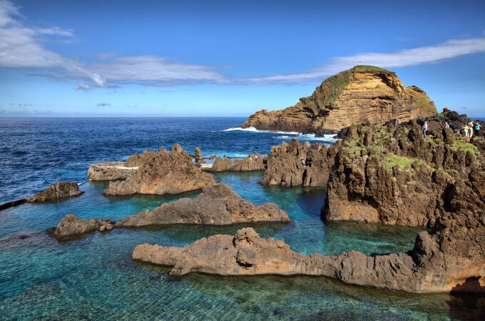 Las Islas Salvajes están más cerca de Tenerife que de Madeira, y España pidió una soberanía compartida, pero Portugal mantiene todo su control, lo que ha llevado a una disputa que continúa tras más de 500 años