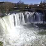 Cascada y piscina natural de Pedrosa de Tobalina