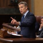 AMP.- Feijóo dice que Sánchez es "partícipe a título lucrativo" de la prostitución: "¿Con quién está viviendo usted?"