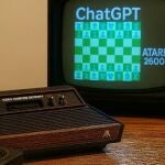 Esto es lo que pasa cuando ponen a jugar al ajedrez a ChatGPT y Microsoft Copilot con una Atari 2600 de 1977.