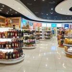 Perfumes, tabaco y dulces a precio de ganga: descubre dónde está el paraíso fiscal de los aeropuertos