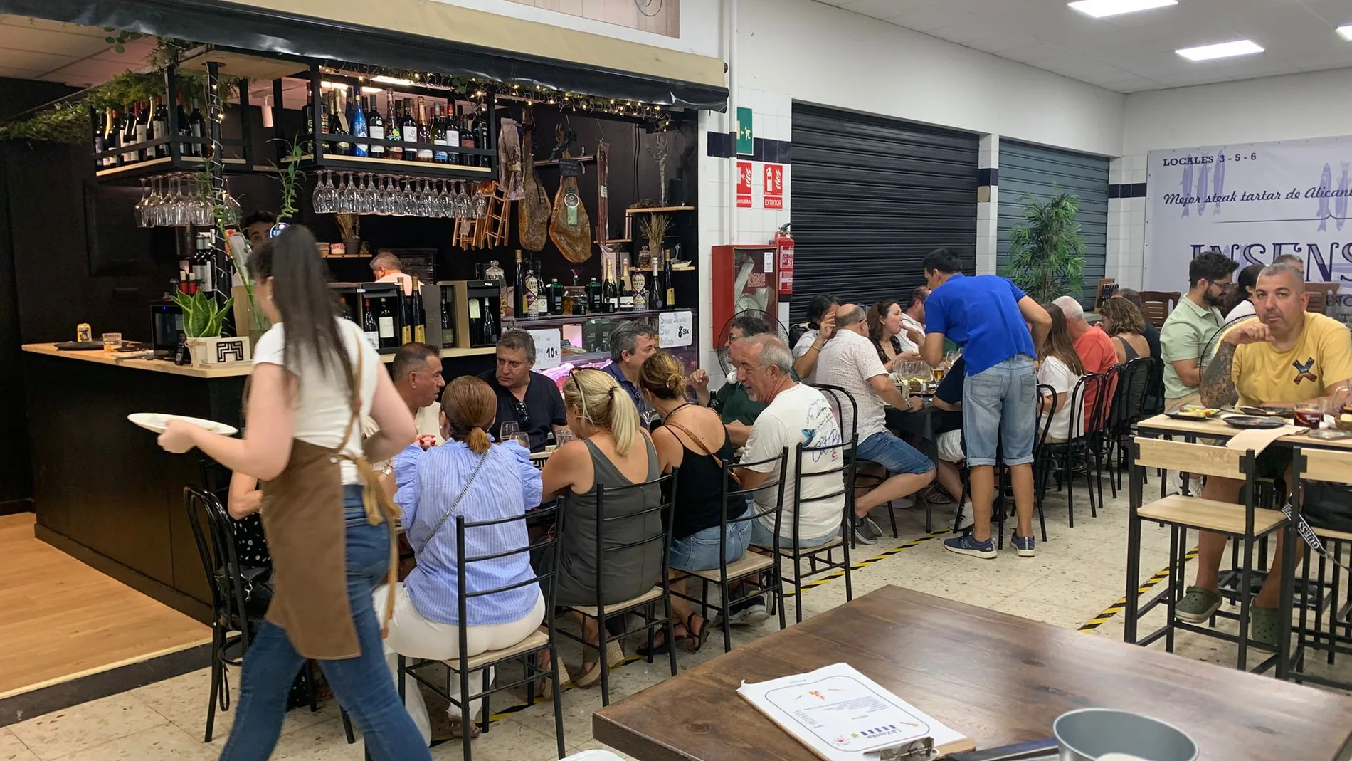 Las galerías de alimentación de la calle Churruca en su aspecto actual, como espacio de bares y restaurantes