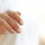 Los 5 esmaltes en tendencia que más están pidiendo las clientas este verano, según experta del sector