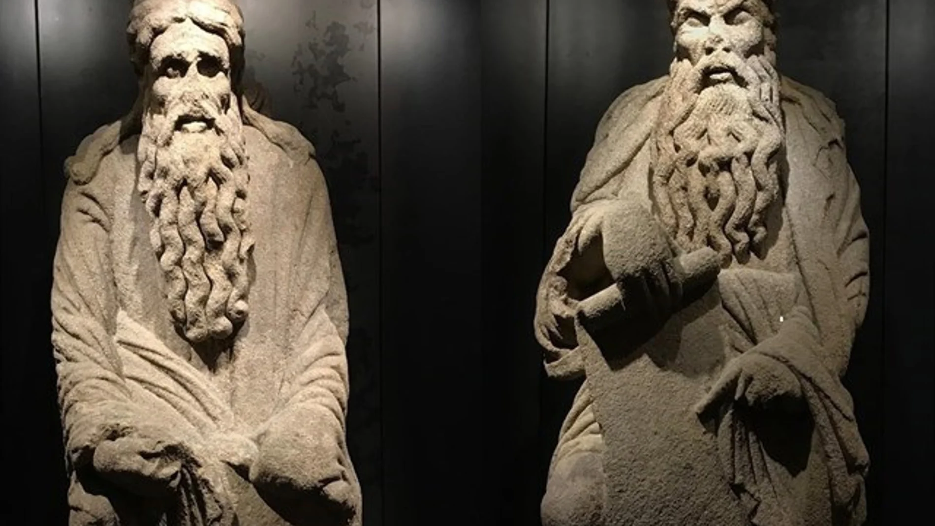 Los Franco asumen de forma "voluntaria" la condena sobre las estatuas de Santiago e instan a recogerlas