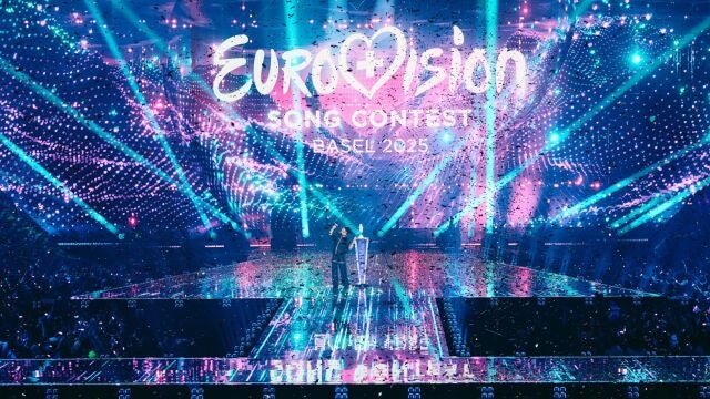 JJ tras ganar el Festival de Eurovisión 2025 para Austria con 'Wasted Love'
