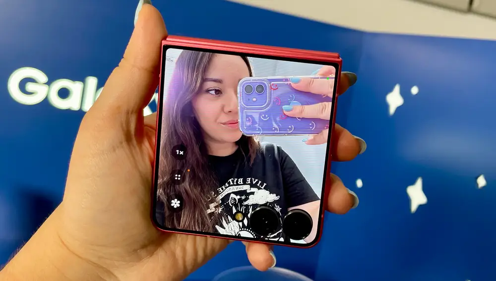 Las cámaras traseras del Samung Galaxy Z Flip7 son ideales para sacar selfis de calidad