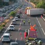 El accidente de un camión en la M-503 provoca 5 kilómetros de atascos a la altura de Majadahonda