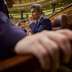 Alberto Núñez Feijóo, líder del PP, que ha visto una vía de agua en uno de los puntos más sólidos de Sánchez