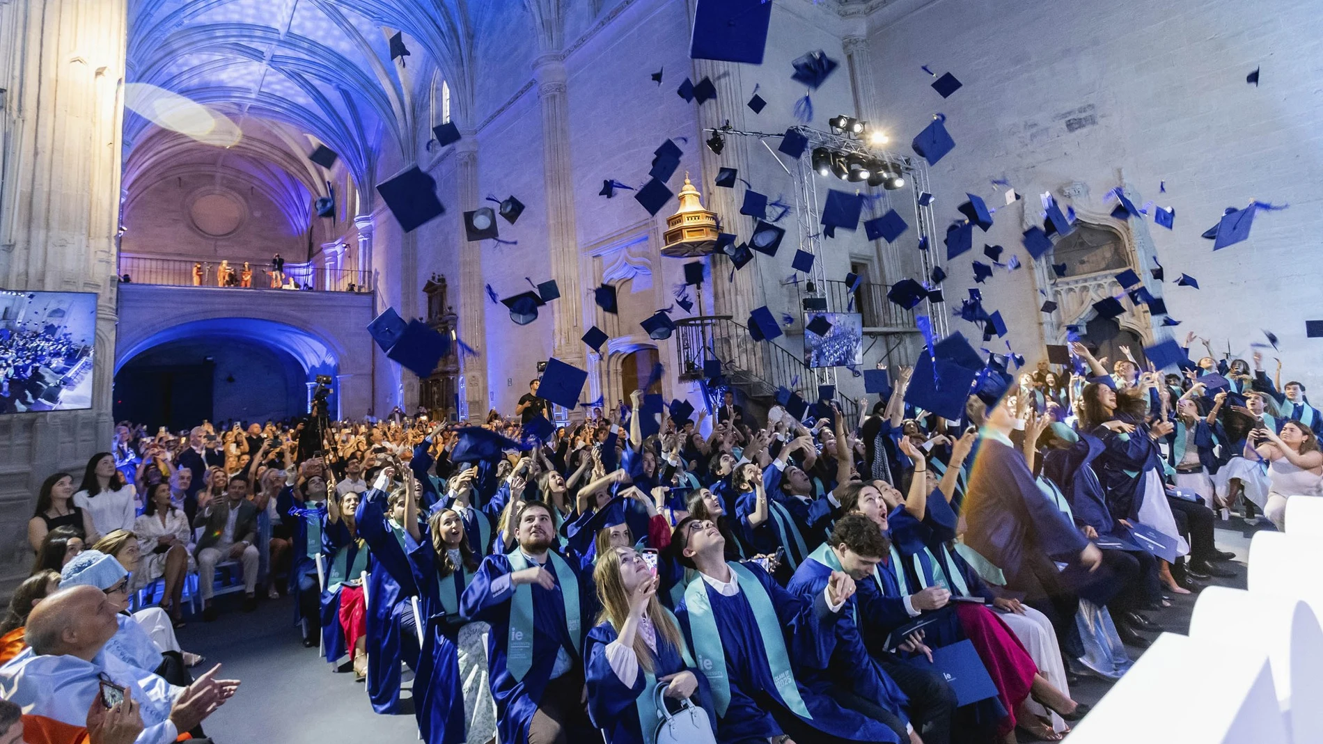 Graduación de los alumnos de la IE University