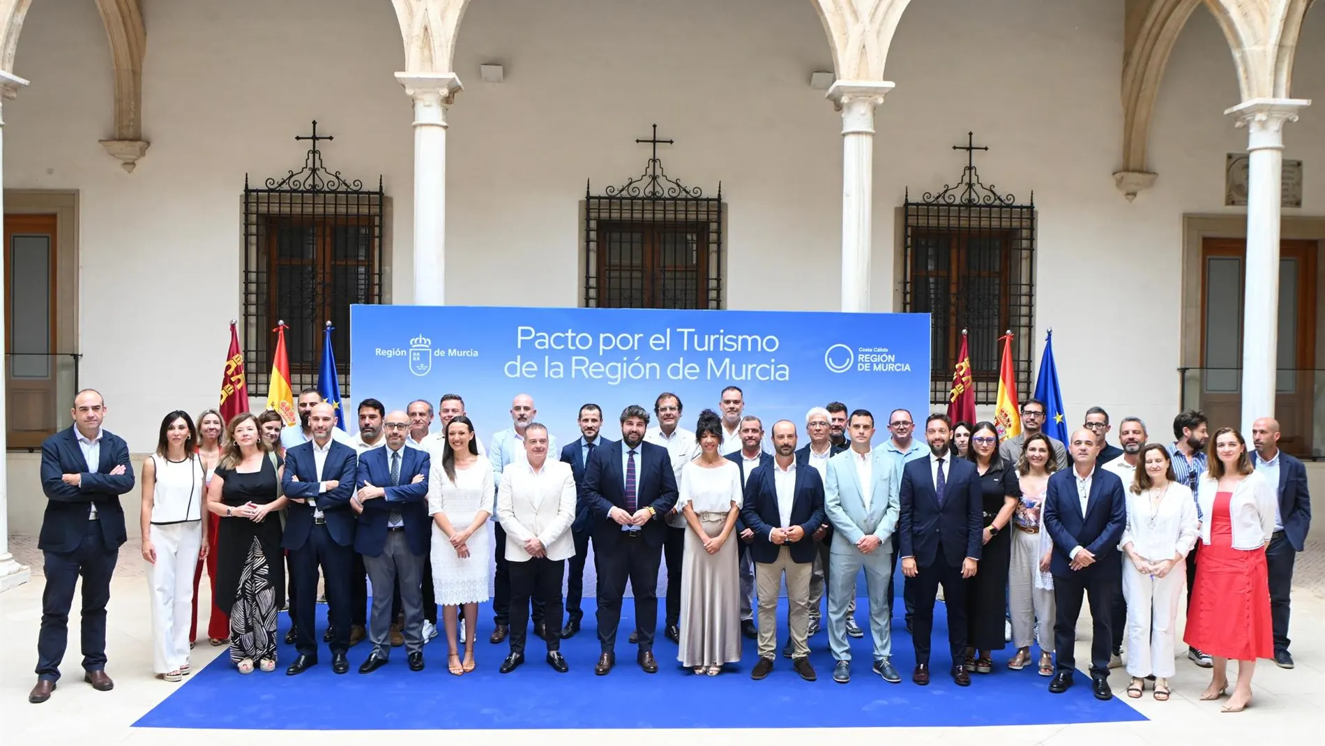 MURCIA.-El Gobierno regional firma un gran pacto con el sector turístico para reforzar esta actividad como industria estratégica