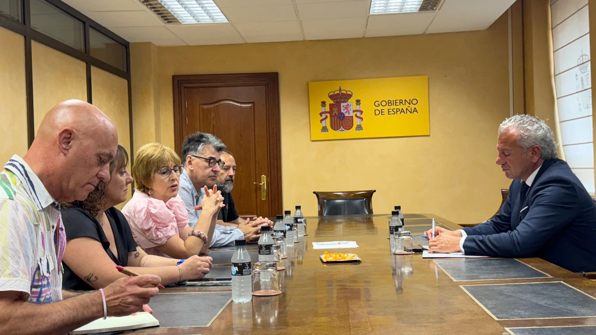 Un momento de la reunión de la delegación de CCOO en Castilla y León encabezada por Ana Fernández con Nicanor Sen