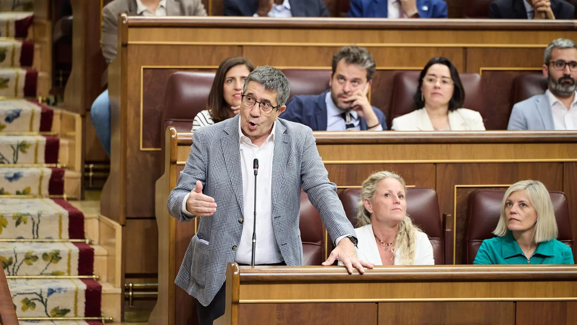 Patxi López reivindica el compromiso de PSOE frente a la corrupción y acusa al PP de "alimentarla y pagarla en diferido"