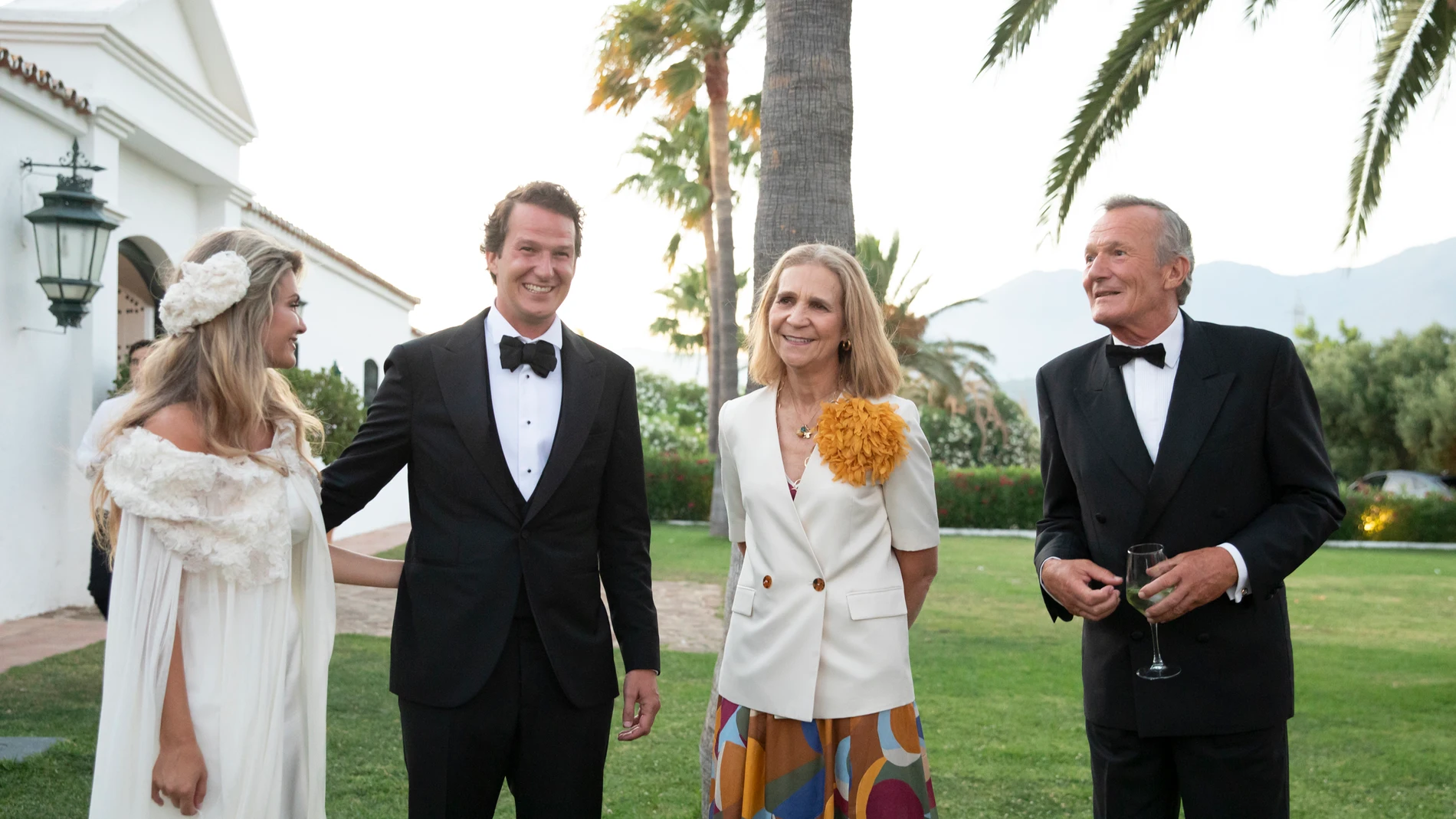 La Infanta Elena, junto a Luis Astolfi en la boda de Luis Astolfi Jr. y Cristina Serrano