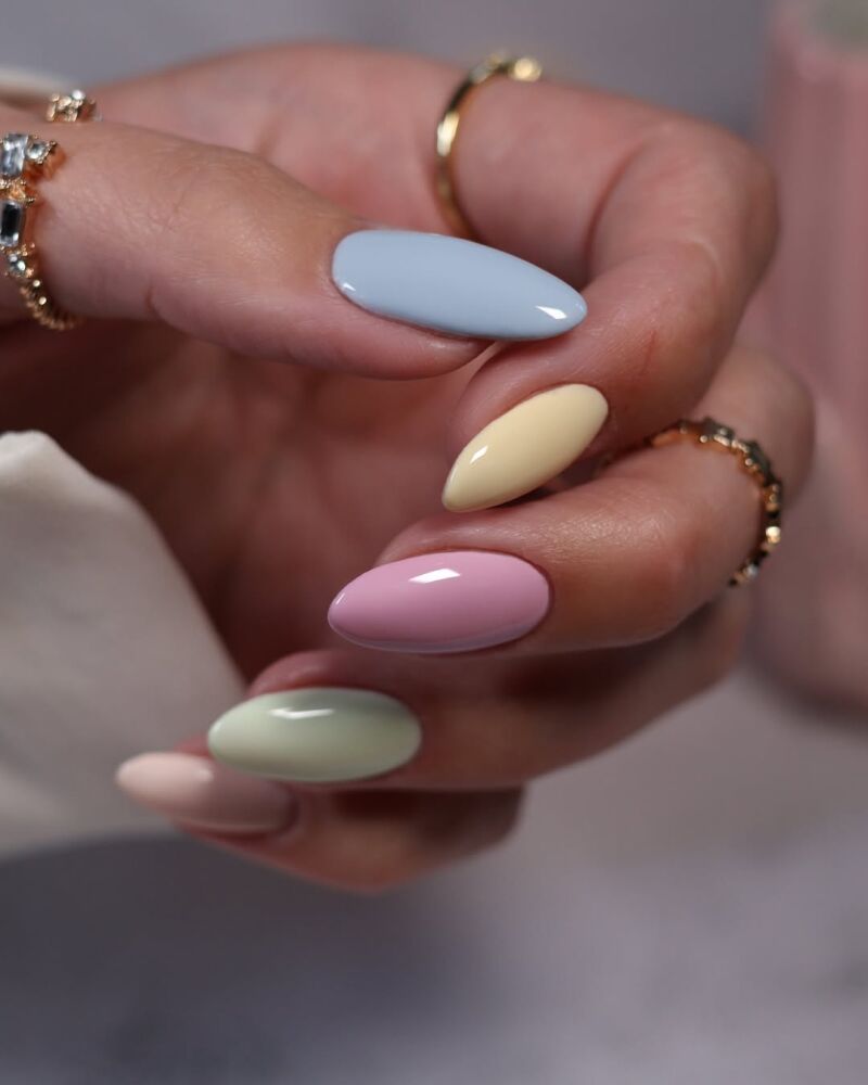 Uñas tonos pastel
