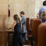 Moreno abandonó el Pleno sin terminar de contestar a la pregunta del PP-A ante el "espectáculo bochornoso" del PSOE-A