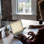 Estafa 'Task Scam': prometen ingresos rápidos por trabajos simples online para acabar robando dinero a la víctima