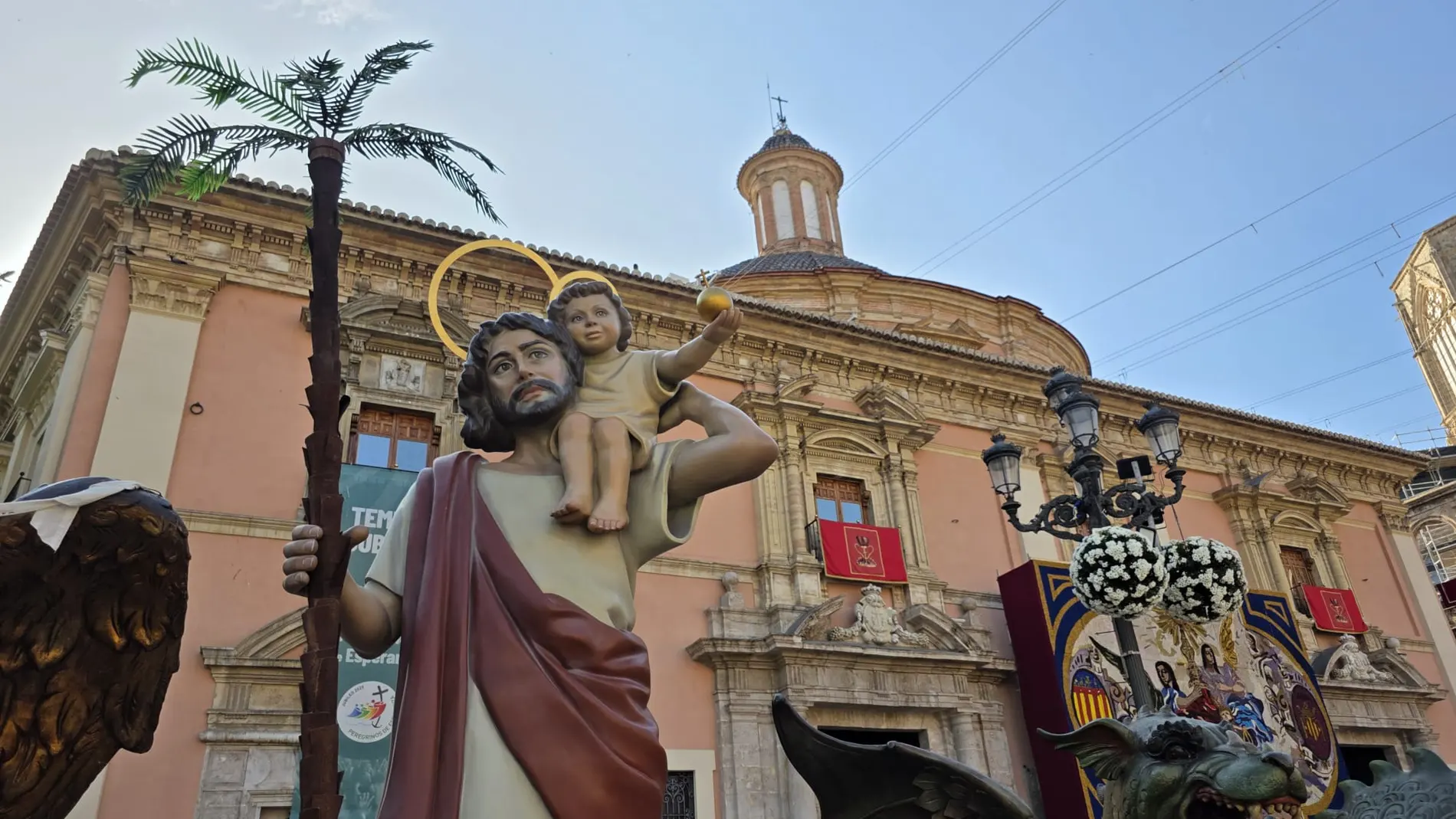 Imagen de San Cristóbal que forma parte de "les Roques" del Corpus