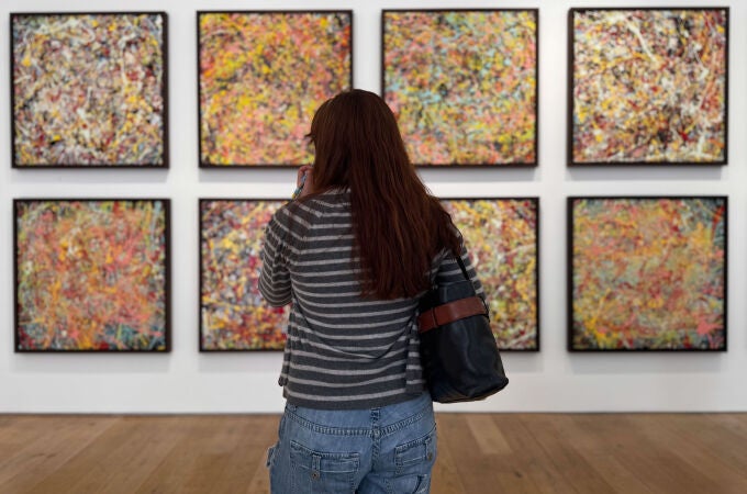 Ed Sheeran saca su lado más 'pollockiano' con una exposición de sus pinturas en Londres