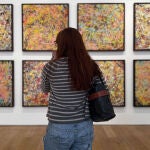 Ed Sheeran saca su lado más 'pollockiano' con una exposición de sus pinturas en Londres