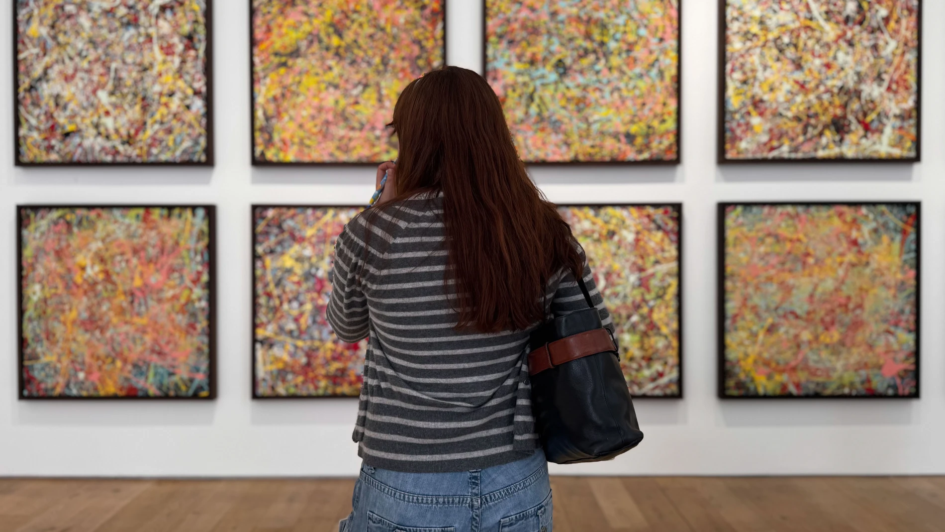 LONDRES (REINO UNIDO), 10/07/2025.- Ed Sheeran presentó este jueves en Londres su exposición benéfica 'Cosmic Carpark Paintings', con una selección de pinturas que sacan a relucir el lado más 'pollockiano' del cantante británico y que serán accesibles al público por primera vez. La galería Heni, situada en el centro de la capital británica, exhibirá desde este jueves y hasta el próximo 1 de agosto las obras del músico inglés, hasta ahora privadas, antes de ser vendidas para recaudar fondos pa...