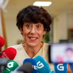 La ministra de Inclusión, Seguridad Social y Migraciones, Elma Saiz, participa en congreso sobre migraciones y refugiados en Santiago