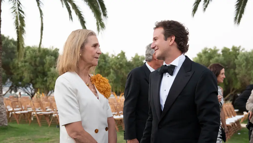 La Infanta Elena derrochó complicidad con el novio, Luis Astolfi Jr.