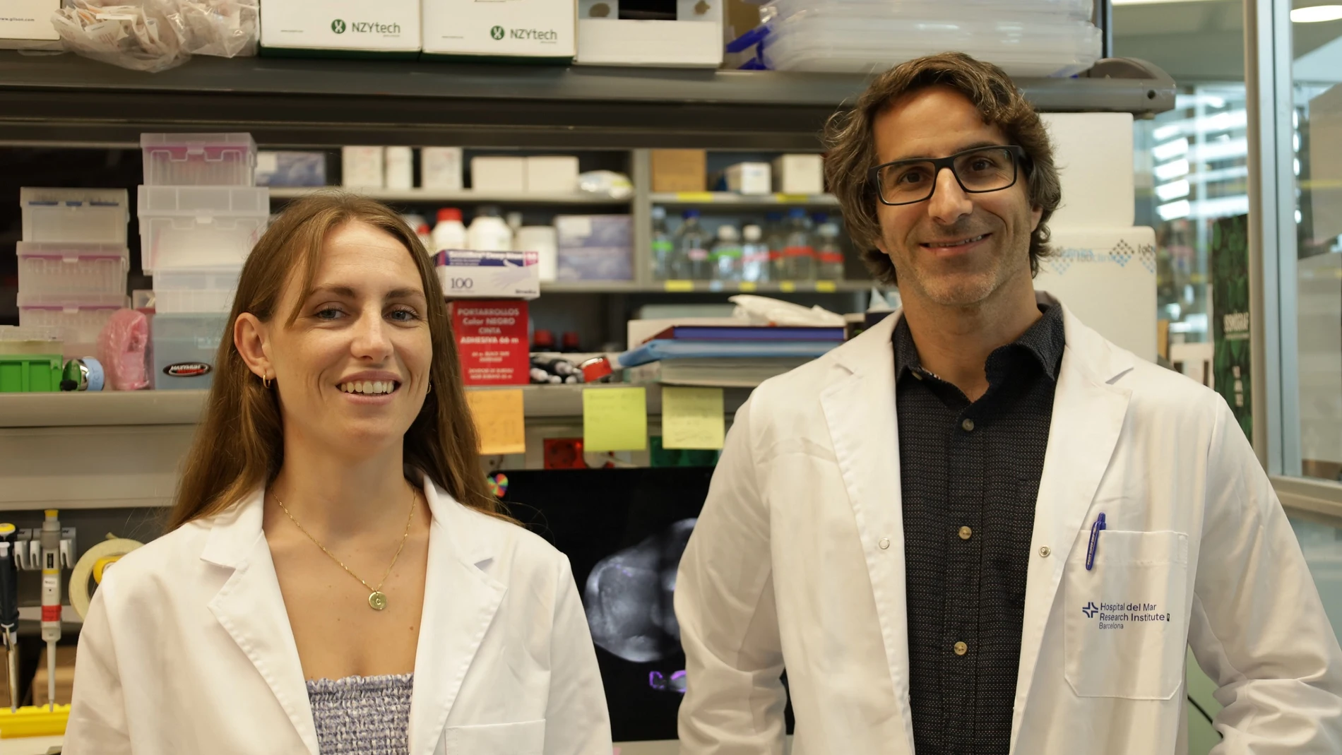 Los doctores Catalina Rozalen y Toni Celià-Terrassa