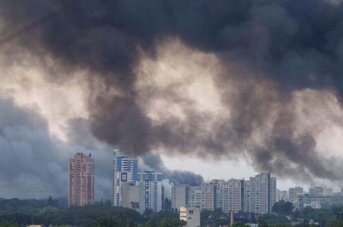 Ucrania.- AMP.- Mueren dos personas y más de 15 resultan heridas en un ataque "masivo" de Rusia contra Kiev