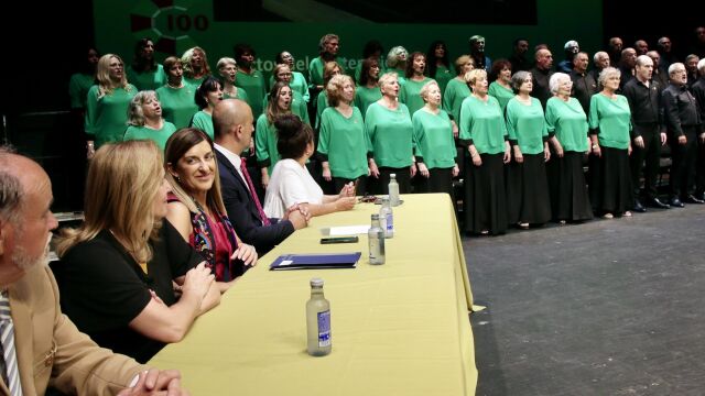 CANTABRIA.-Buruaga anuncia la concesión de la 'C' cultural de Cantabria a la Coral de Torrelavega