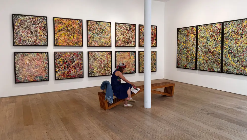 Ed Sheeran saca su lado más 'pollockiano' con una exposición de sus pinturas en Londres