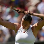 Sabalenka se ajusta la coleta en su partido ante Anisimova