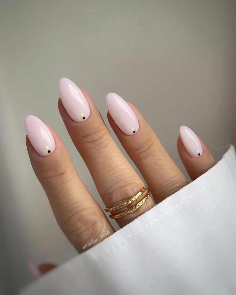 Puntos sutiles en uñas