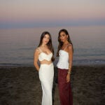 Los looks de Rocío y Violeta.