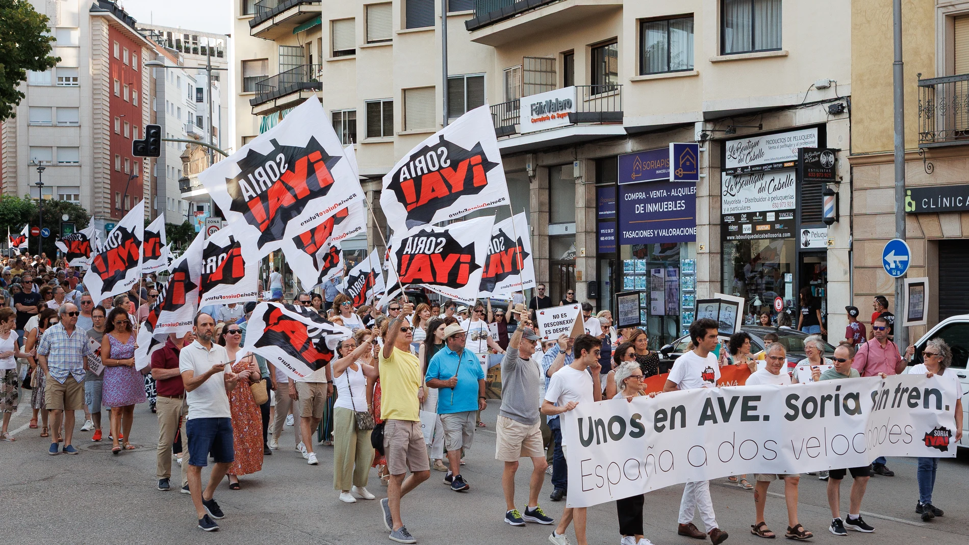 Manifestación por las calles de Soria por la desconexión ferroviaria que sufre la provincia